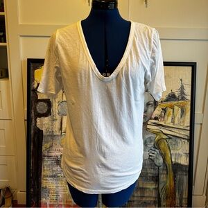 Everlane boyfriend v neck shirt